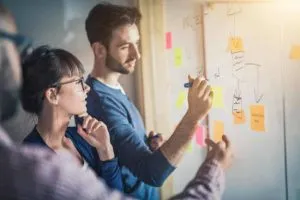 Synergie van uw en onze expertise. Vandaar onze slogan: IT's about people